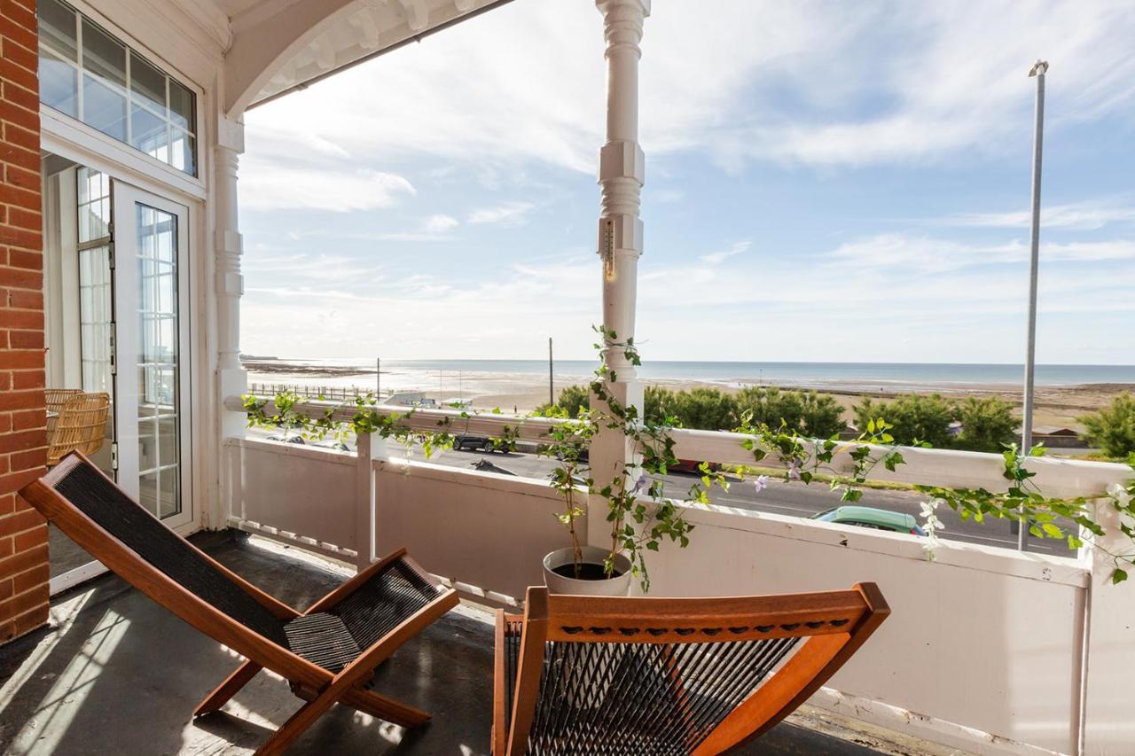 A View Of The Bay- Panoramic Sea Views- Sleeps 4 Apartman Westgate-on-Sea Kültér fotó
