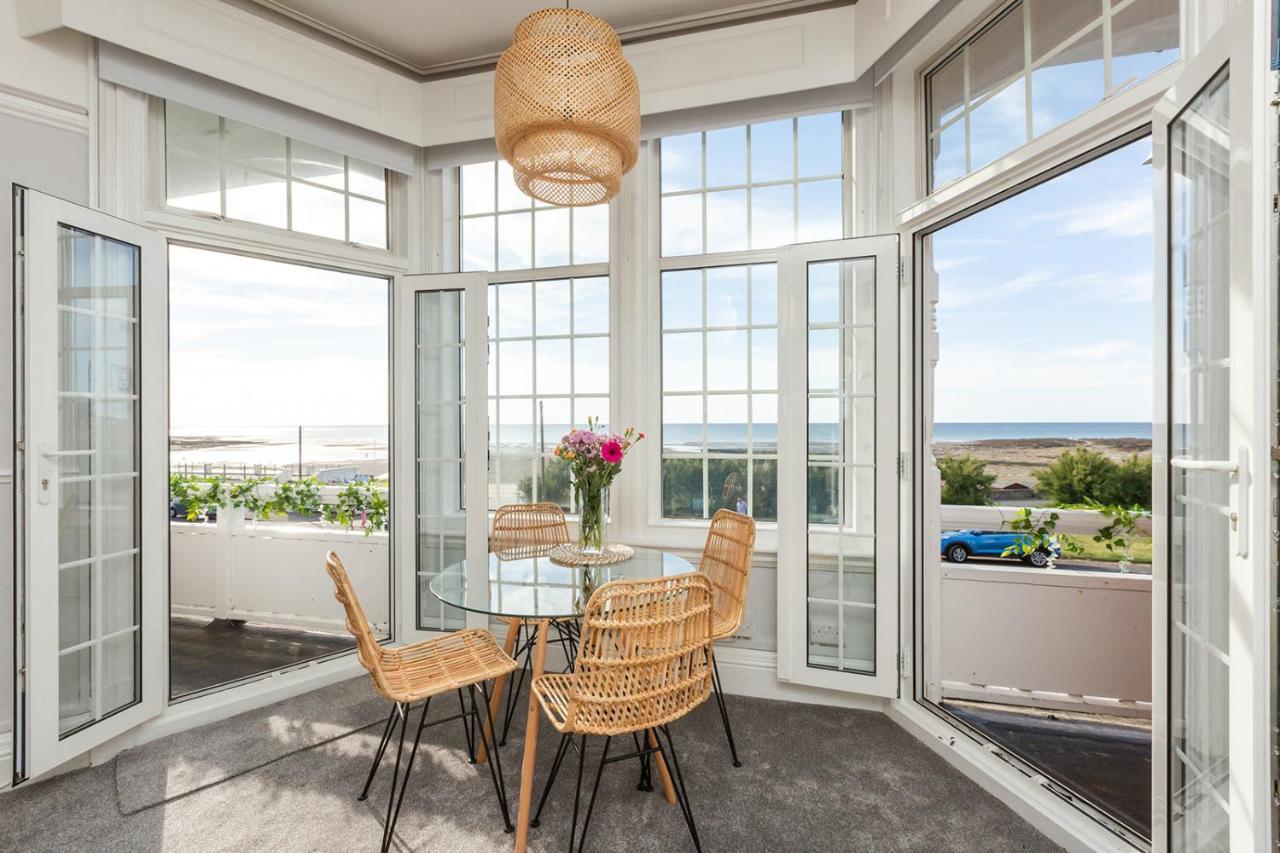 A View Of The Bay- Panoramic Sea Views- Sleeps 4 Apartman Westgate-on-Sea Kültér fotó