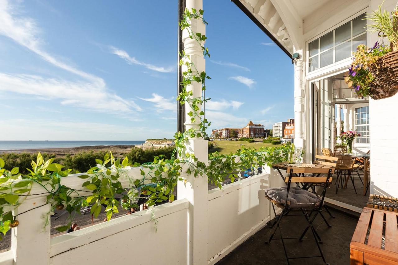 A View Of The Bay- Panoramic Sea Views- Sleeps 4 Apartman Westgate-on-Sea Kültér fotó